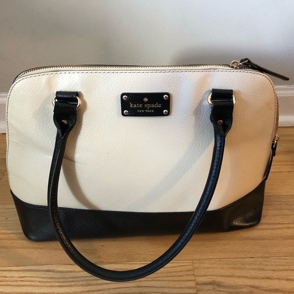 Women’s Classic Kate Spade Medium Size Tote Purse
